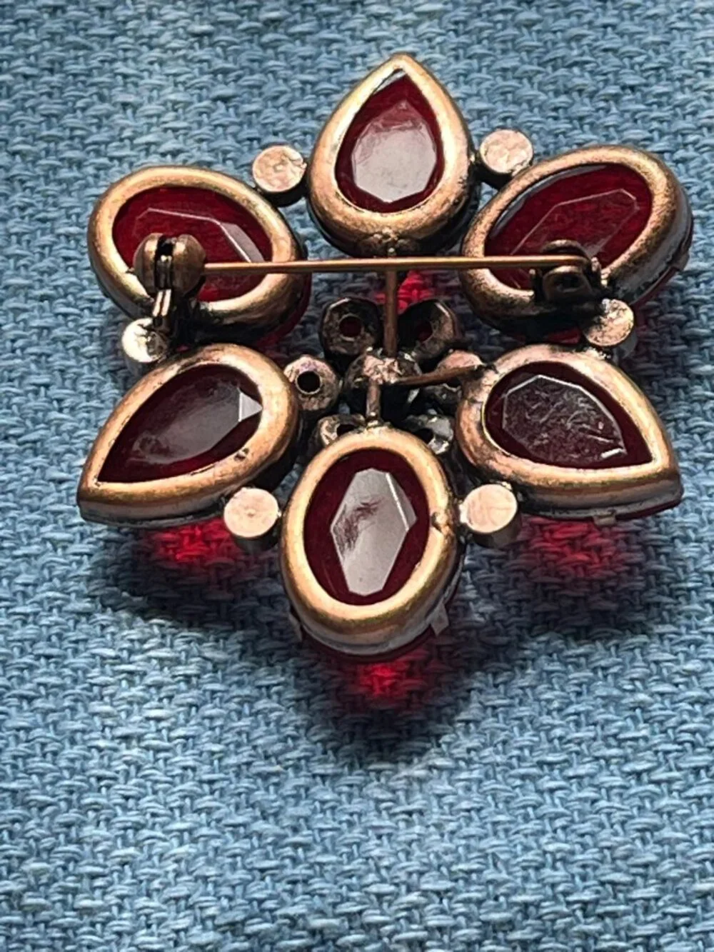 Vintage Mid-Century Austria-Style Red Rhinestone Gold-Tone Flower Brooch 2